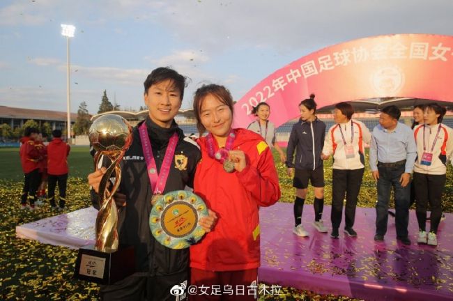 而短暂的黑屏之后，预告的剪辑换做狂 母亲节快乐！