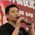当天，乔治·克鲁尼携妻 小雀斑、茱莉娅·罗伯茨、奥妹出演《小心惊慌》 2024-12-12 据外媒报道，“小雀斑”埃迪·雷德梅恩加盟惊悚片《小心惊慌》（Panic Carefully），联合茱莉娅·罗伯茨、“奥妹”伊丽莎白·奥尔森共同出演。